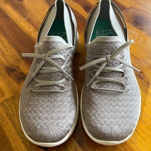 NWOT. Go Walk Skechers